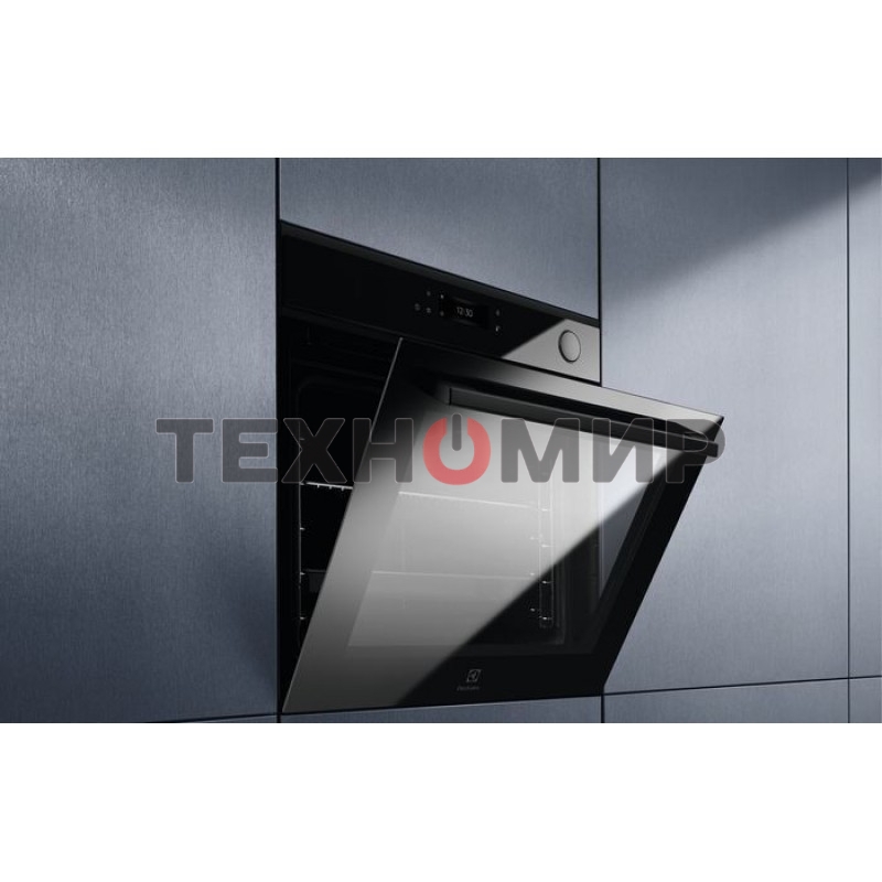 Встраиваемый духовой шкаф электрический Electrolux EOC8P39H черный