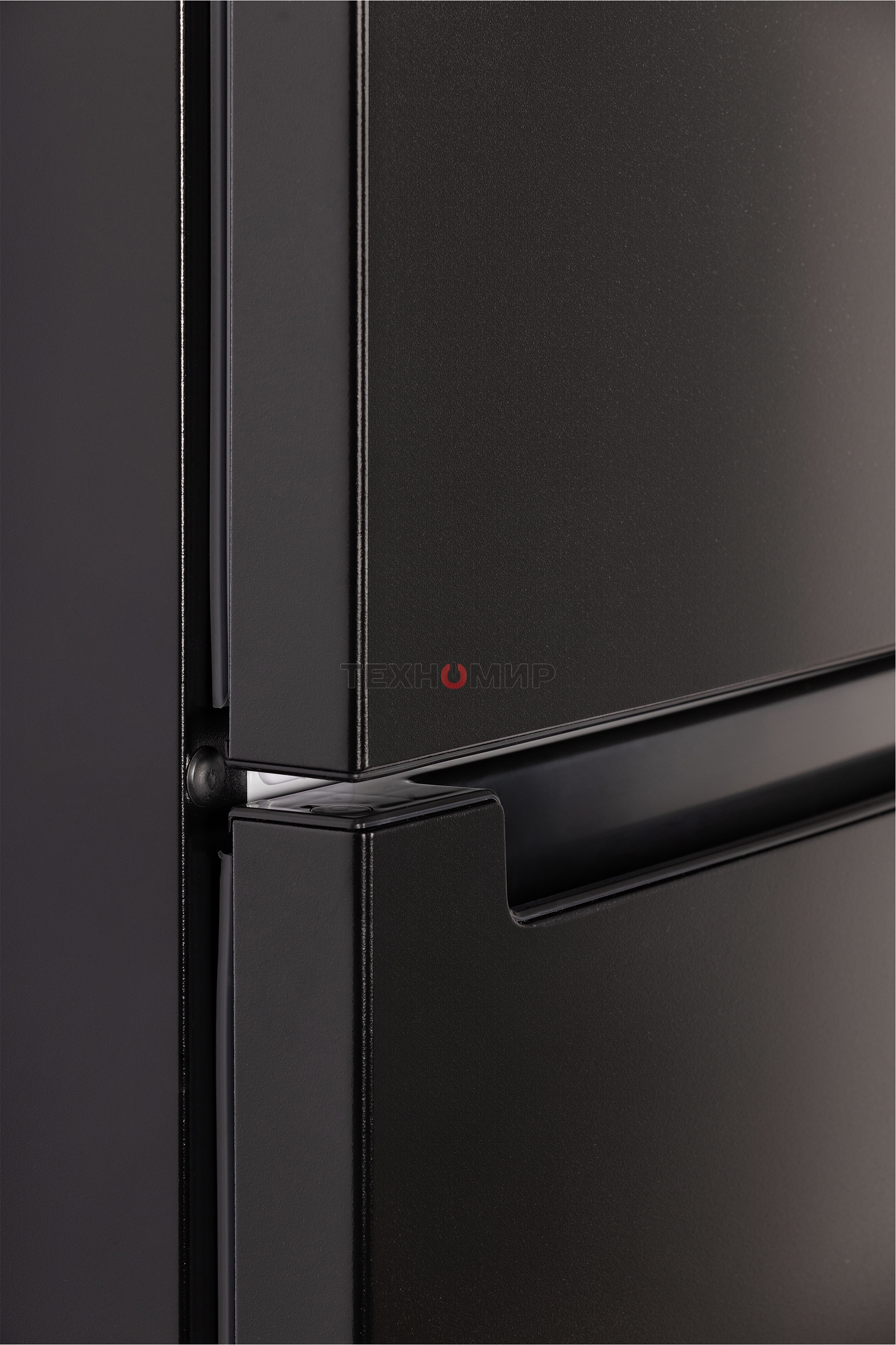 Холодильник Nordfrost NRB 132 B черный двухкамерный 205/100 л морозилка снизу, капельная система