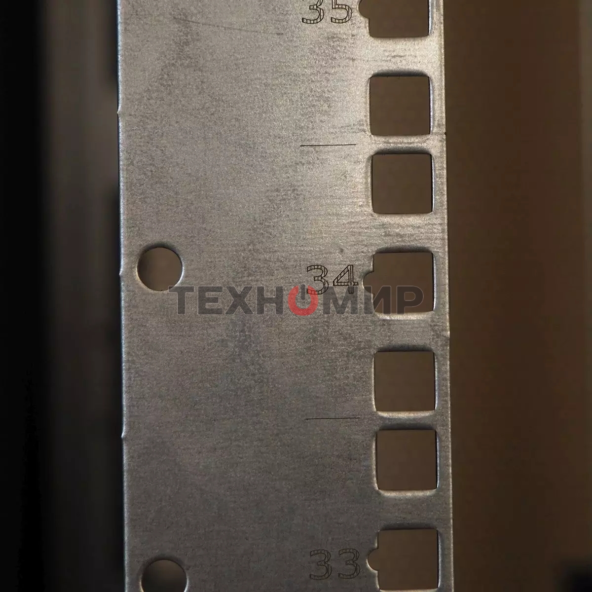 Шкаф серверный напольный 48U (600 1000) дверь перфорированная, задние двойные перфорированные, черный