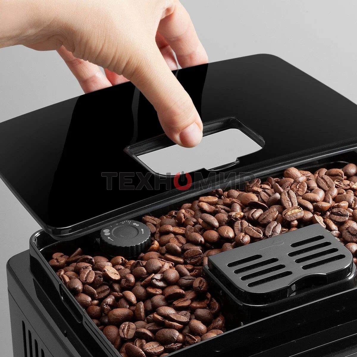 Кофемашина автоматическая DeLonghi ECAM 22.114B черный, исп. кофе - молотый/зерновой, 1.8 л, 1450 Вт, 15 бар