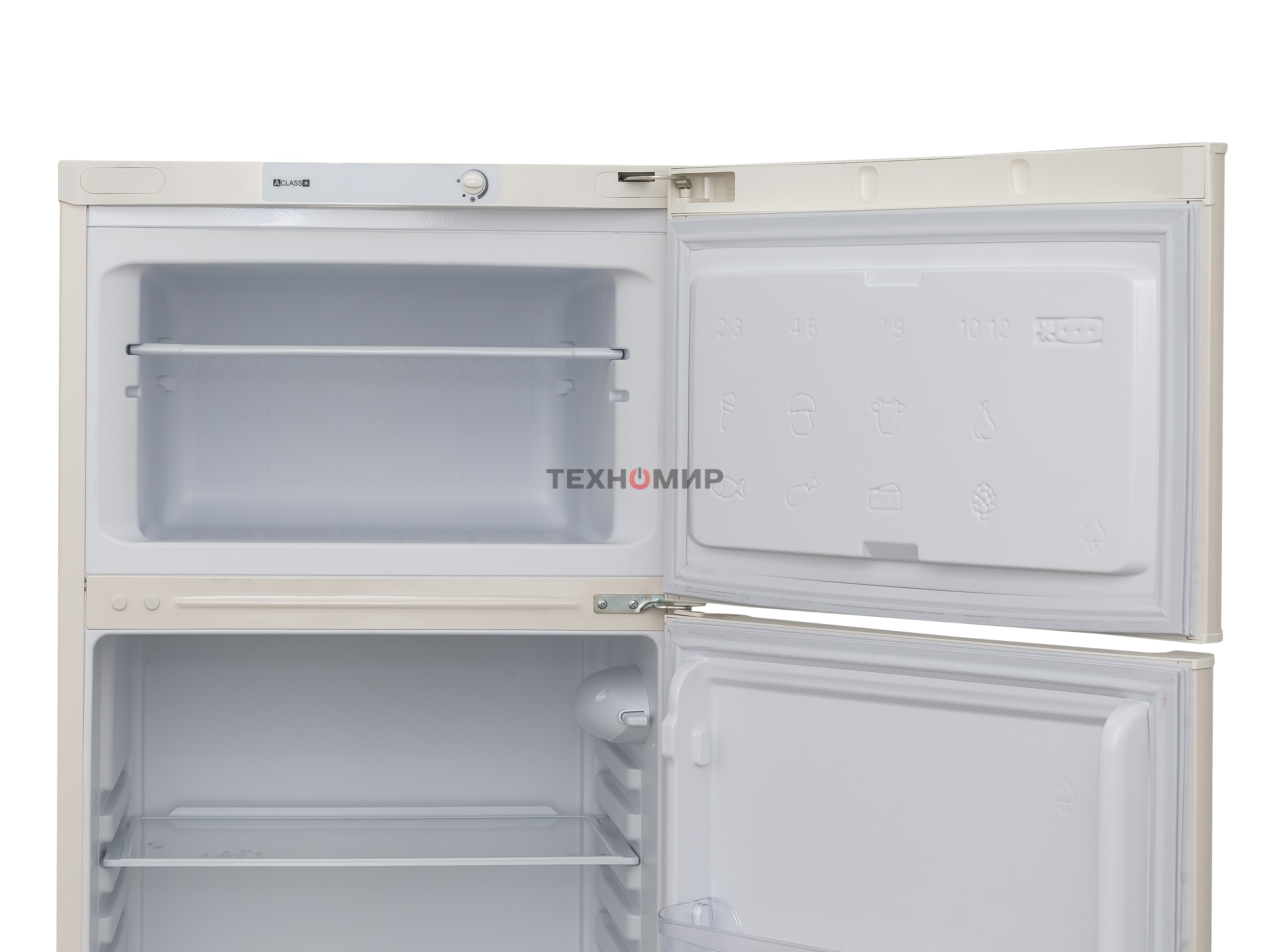 Холодильник Indesit TIA 16 E бежевый двухкамерный 245/51 л морозилка сверху, капельная система