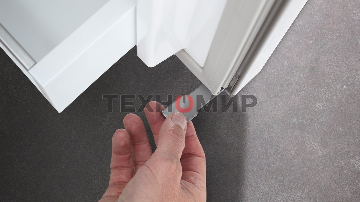 Холодильник Liebherr Re 1400-20 001 белый однокамерный 125л, капельная система