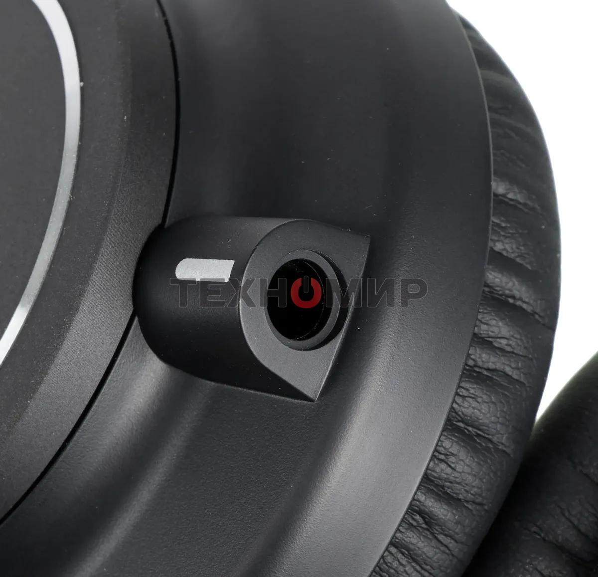 Проводные наушники Audio-Technica ATH-M70x черный, полноформатные