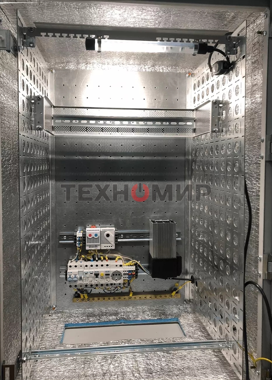 Шкаф уличный всепогодный настенный укомплектованный 15U (Ш600 Г500), комплектация T1-IP54 (ШТВ-Н-15.6.5-4ААА-Т1)