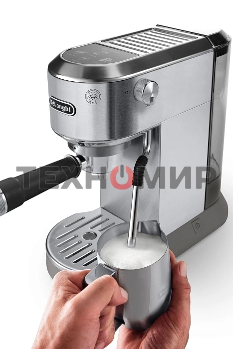 Кофеварка рожковая Delonghi EC890.M