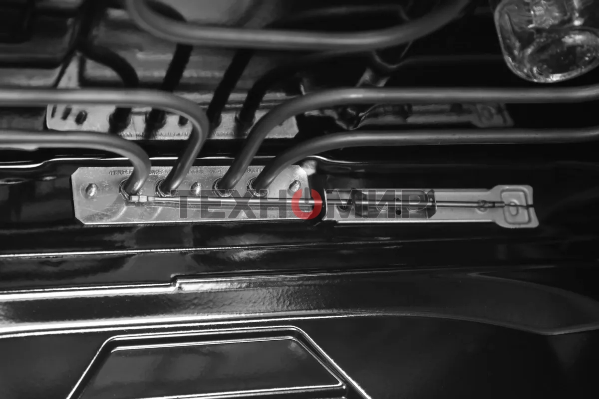 Духовой шкаф электрический Indesit IFE 2420 BL черный