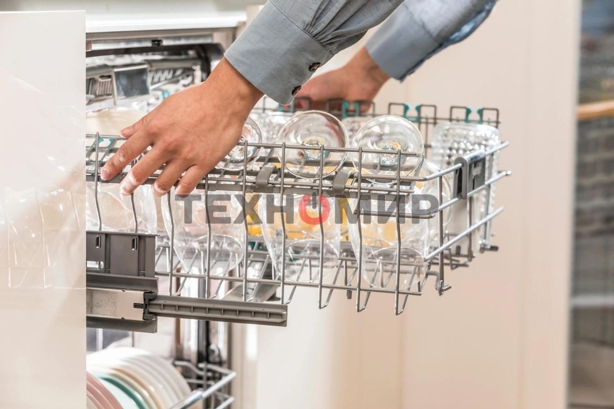 Встраиваемая посудомоечная машина Gorenje GV642D90, черный, 59.8 см, 14 компл., 45 дБ, класс A+++