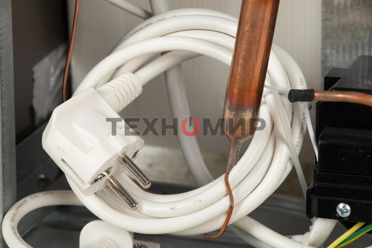 Морозильная камера Hansa FZ208.3, белый, 140л, 4 ящика