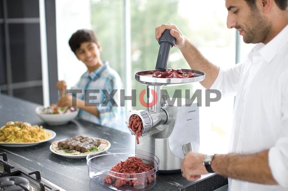 Мясорубка электрическая Kenwood MG700 серебристый, 2000 Вт, 3.0 кг/мин, реверс, защита от перегрузки, насадки - 5