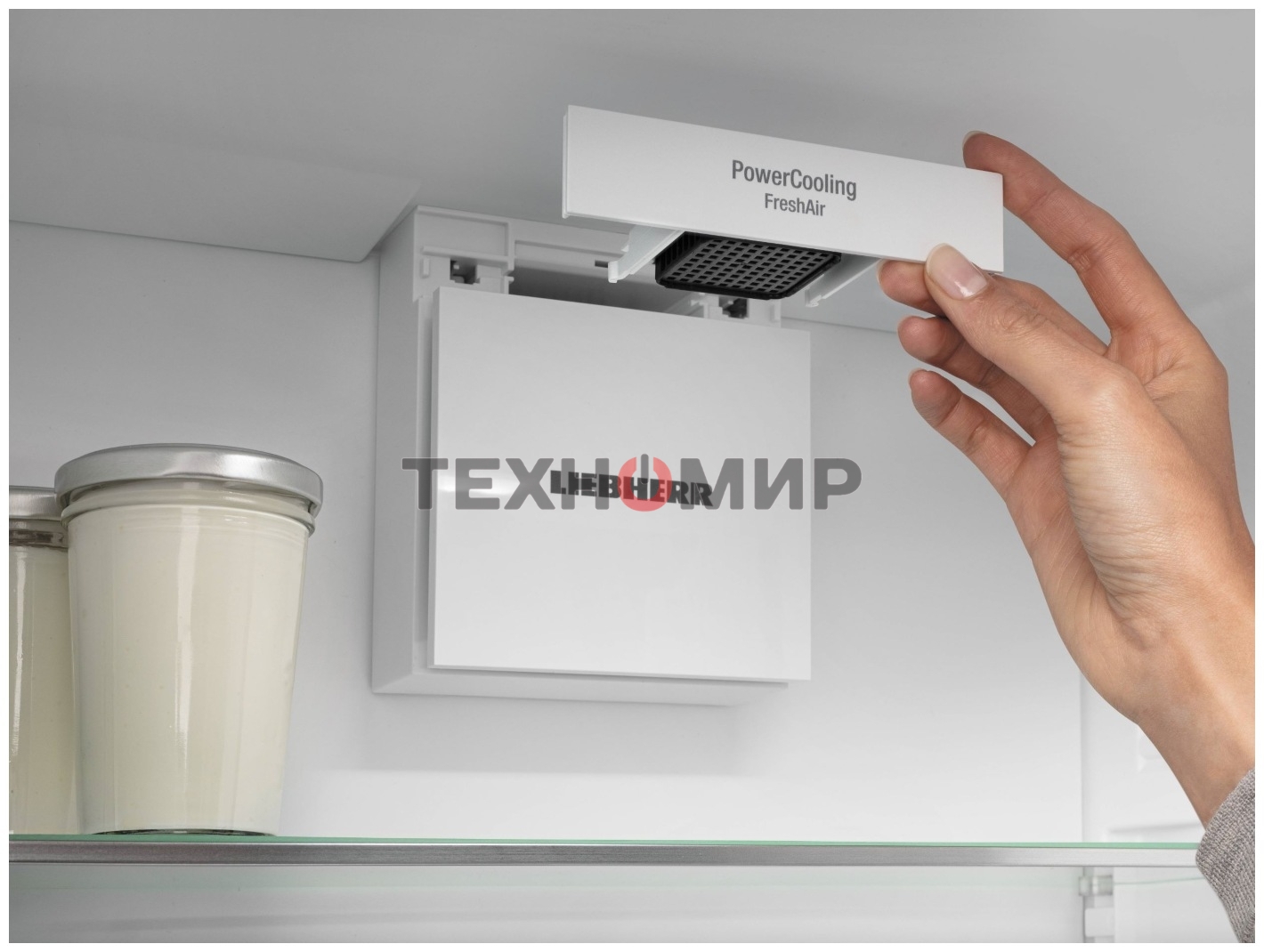 Холодильники Liebherr Pure CNsdc 5703-22 001 серебристый SmartSteel двухкамерный 266/94л морозилка снизу