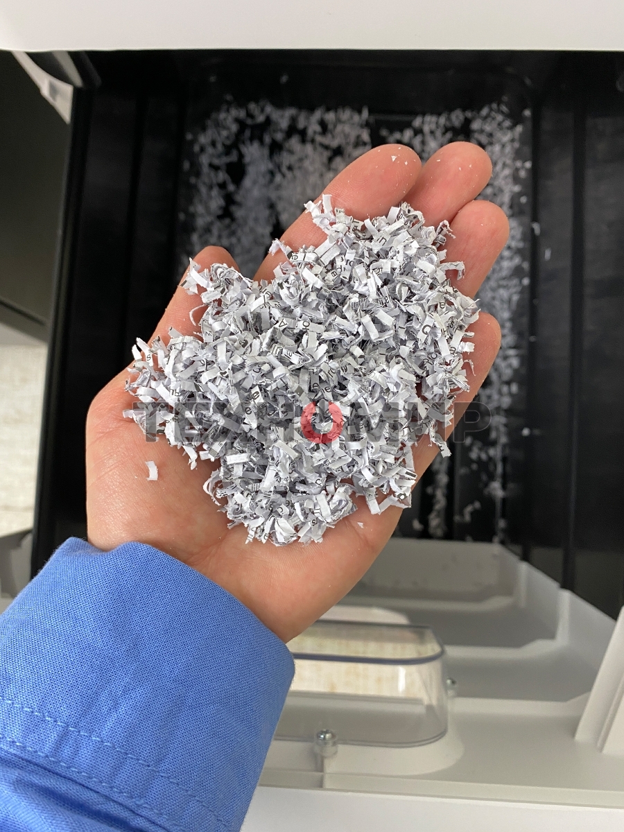 Шредер Heleos АП37-5 белый/белый с автоподачей (секр.P-5) фрагменты 220лист. 37лтр. скрепки скобы пл.карты