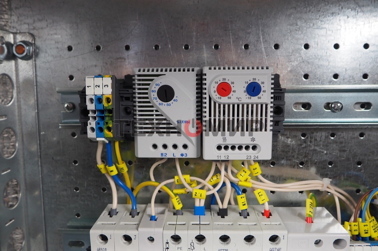 Шкаф уличный всепогодный настенный укомпл. 9U (Ш600 × Г300), компл. T1-IP54