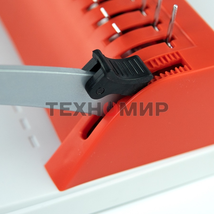 Переплетчик Heleos БП9п бело-красный (БП9ПБК) A4/перф.9л.сшив/макс.150л./пластик.пруж. (6-19мм)