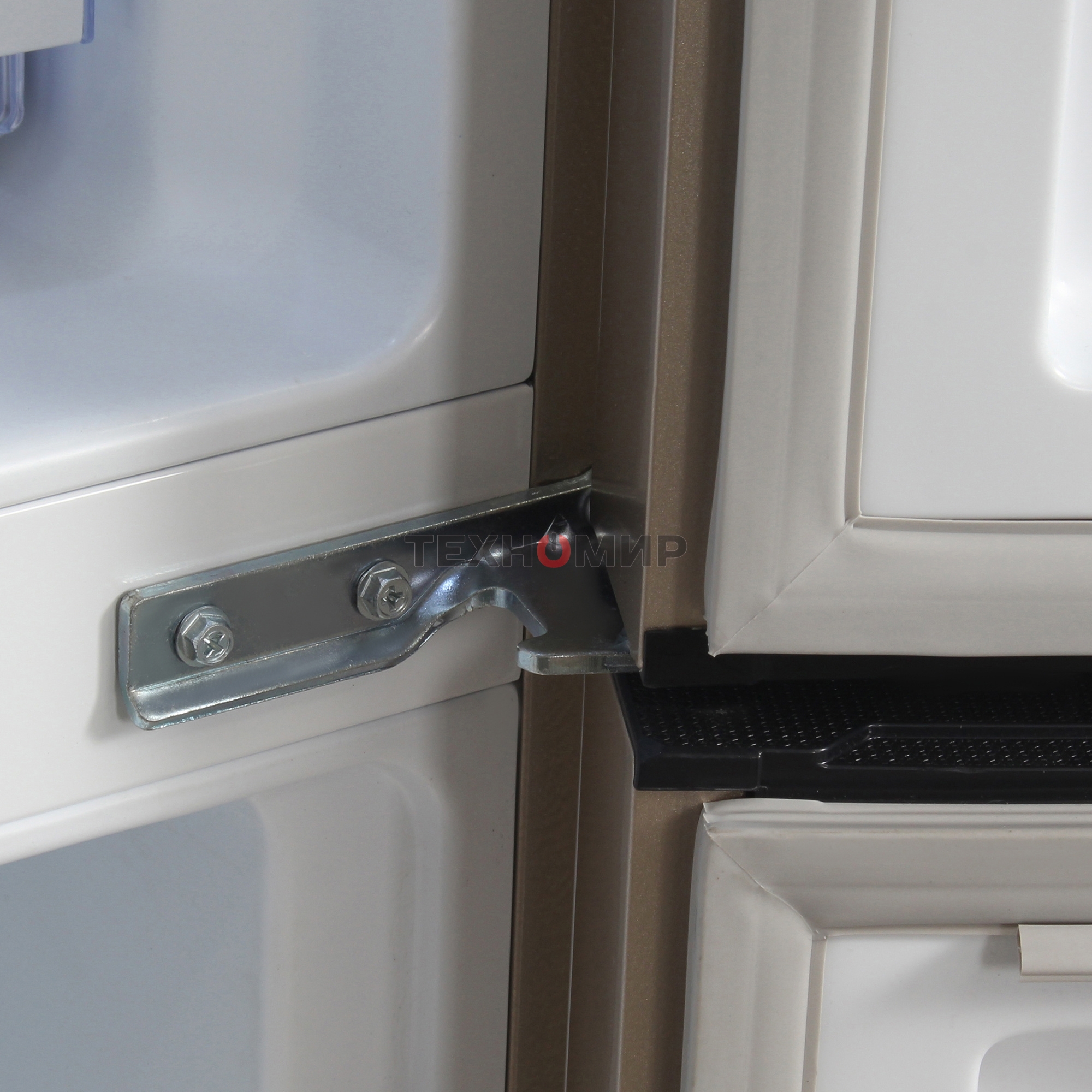 Холодильник Hyundai CS6073FV шампань трехкамерный 329/223л морозилка сбоку, No Frost, Side by Side