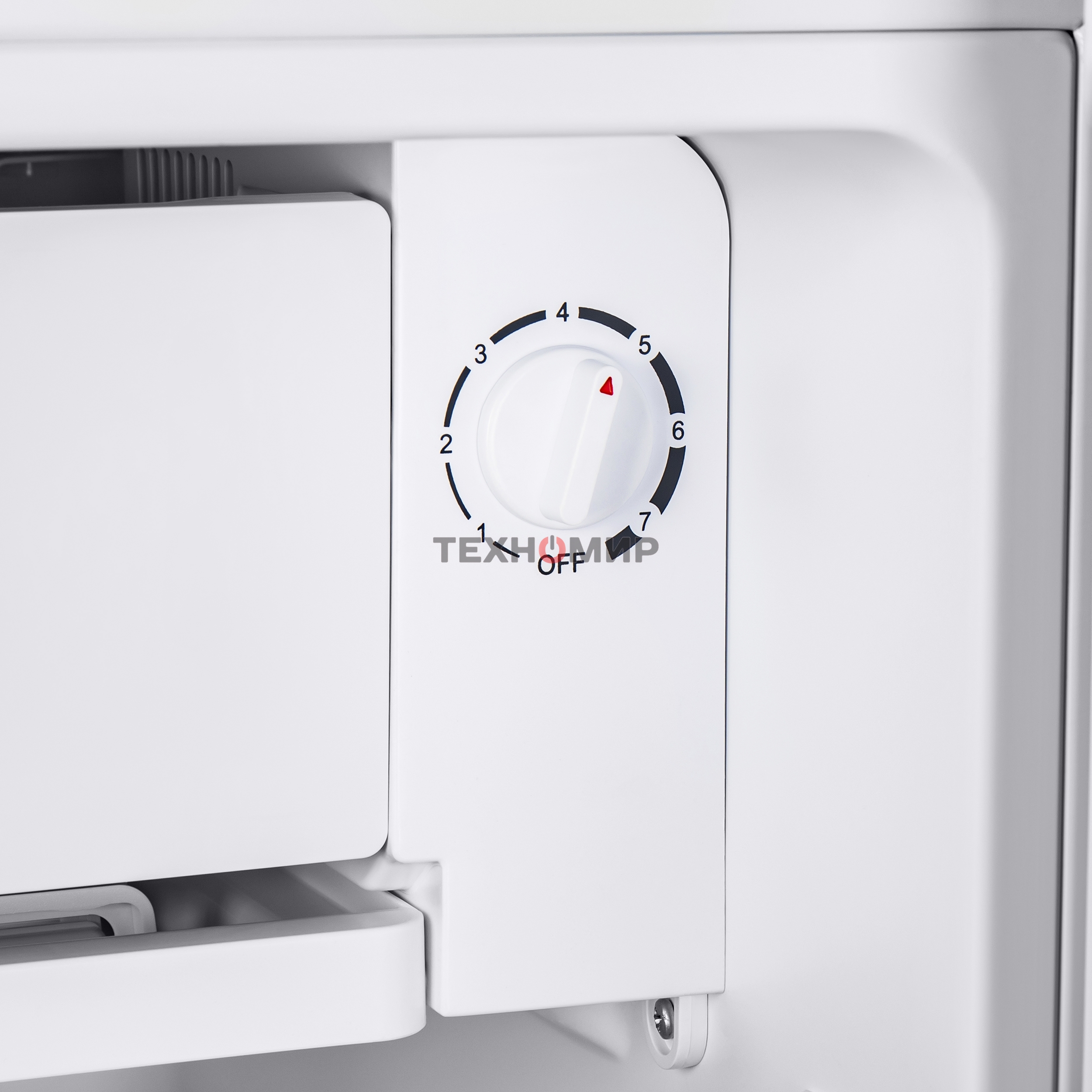 Холодильник Maunfeld MFF83W белый мат. однокамерный 85л