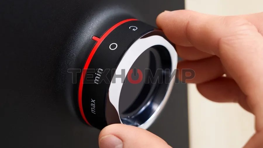 Мясорубка электрическая Bosch MFWS440B черный, 1900 Вт, 2.5 кг/мин, реверс, защита от перегрузки, насадки - 7