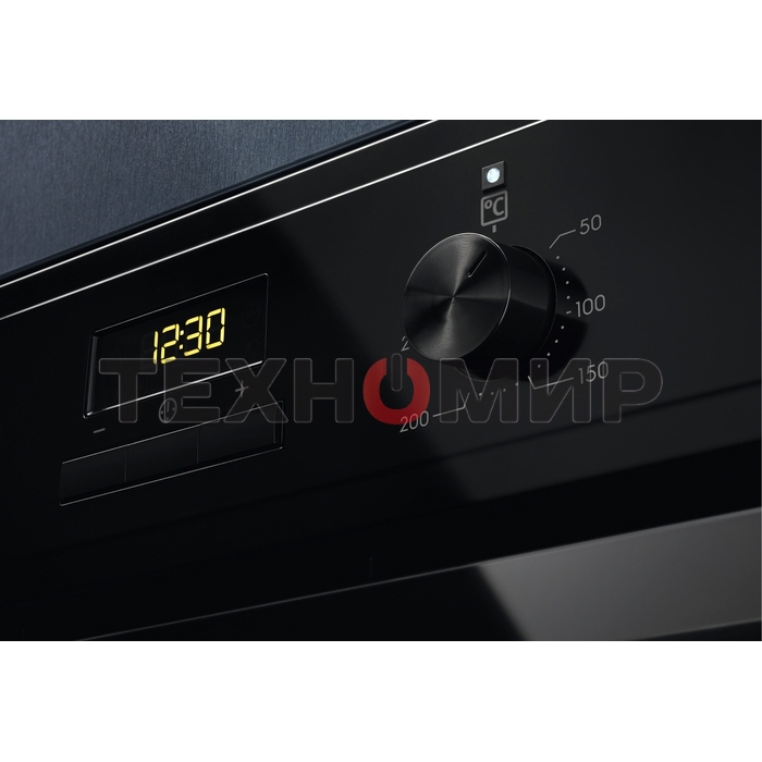 Духовой шкаф электрический Electrolux EOF3H50BK черный