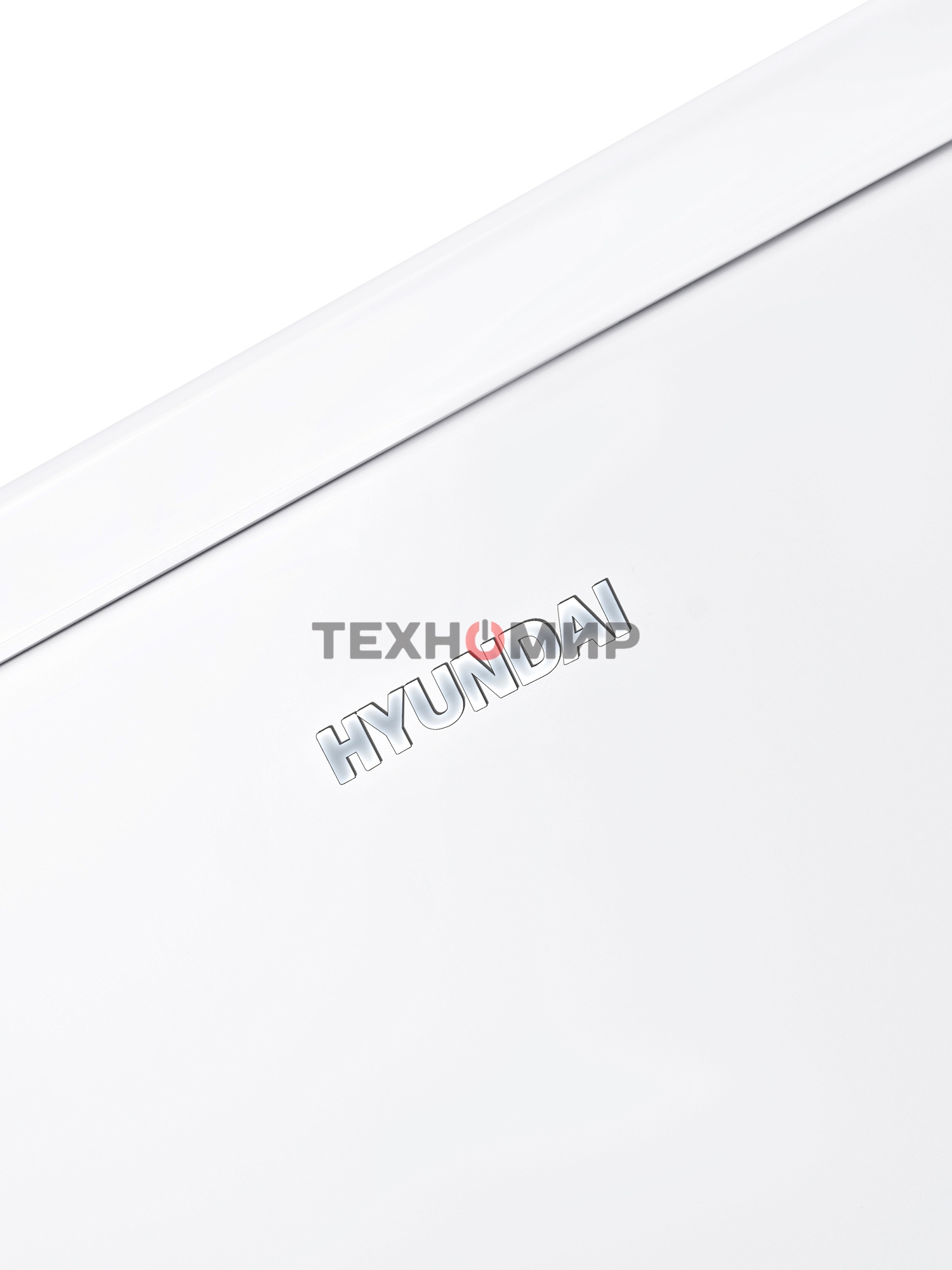 Холодильник Hyundai CO1002 белый однокамерный 65л, ручная разморозка