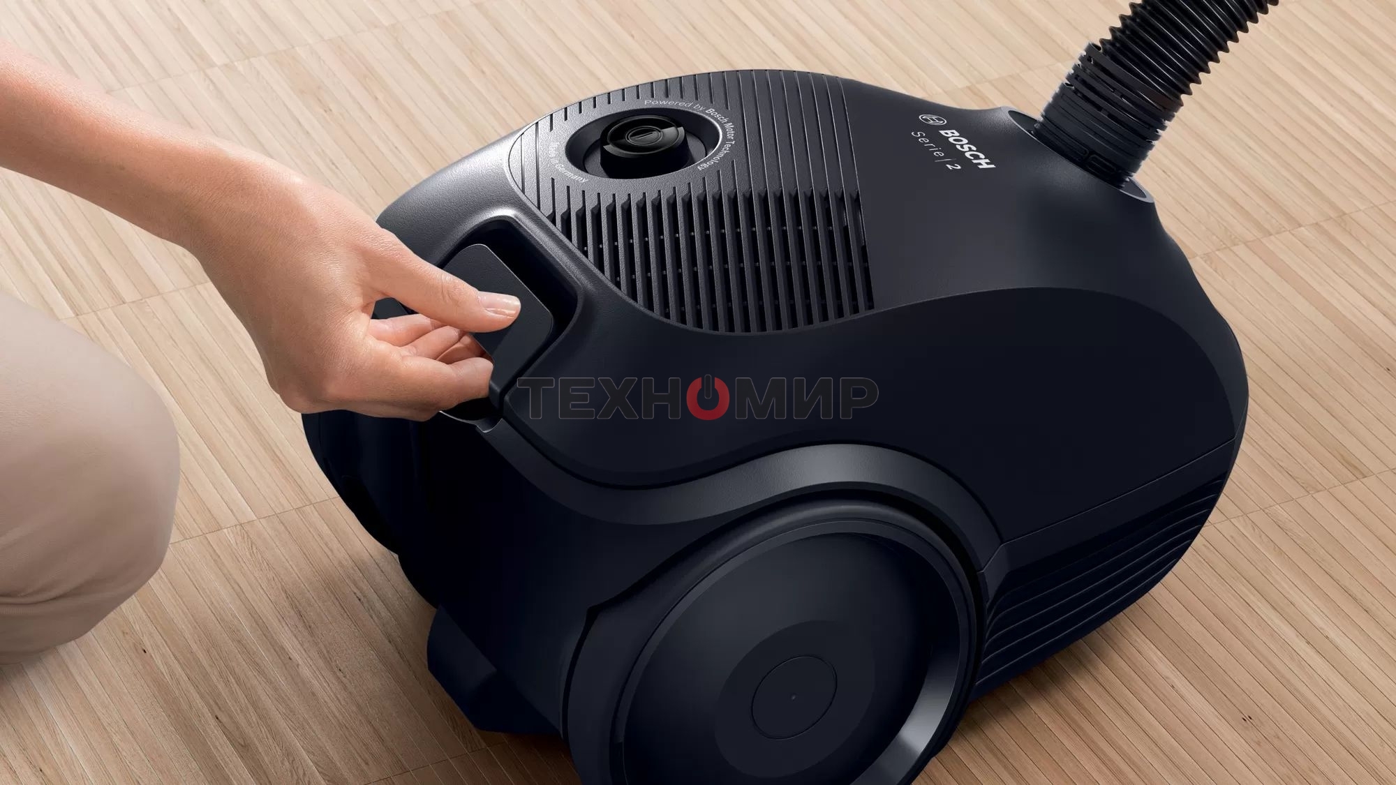 Пылесос Bosch BGBS2LB1 черный, 600 Вт, уборка сухая, пылесборник мешок 3.5 л