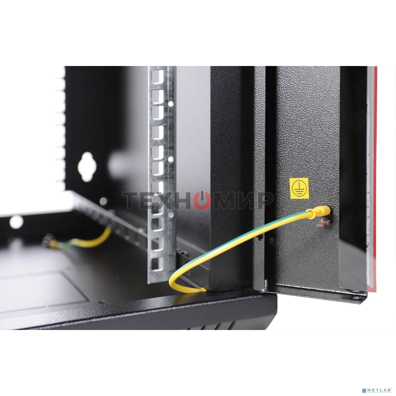 Шкаф телекоммуникационный настенный разборный ЦМО ЭКОНОМ 6U (600 x 350) дверь металл, черный (ШРН-Э-6.350.1-9005)