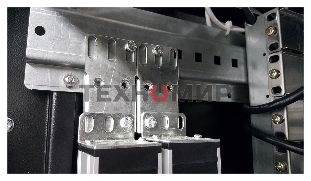 Блок силовых розеток Rem Rem-32, Shuko х 20, IEC 60320 С19 х 12, вход колодка, 19