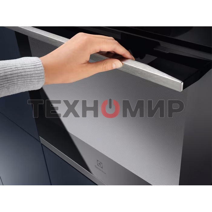 Духовой шкаф Electrolux с паром SteamCrisp, основной цвет - нержавеющая сталь, сенсорное управление, цветной ЖК-дисплей, электронное регулирование времени и температуры, будильник, таймер отключения, отложенный старт, хромированные направляющие из нержаве
